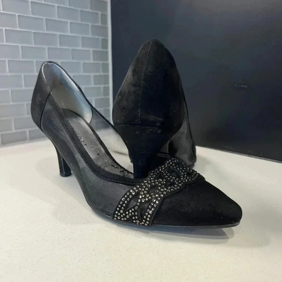 Karen Scott Black Heels Size 10 with Accents - Picture 3 of 16